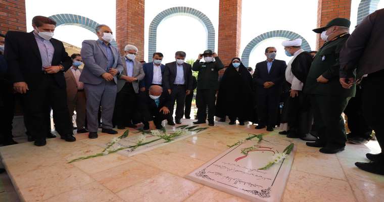 گزارش تصویری آئین افتتاح یادمان شهدای گمنام مسکن مهر با حضور رئیس و اعضای شورای اسلامی شهر رشت