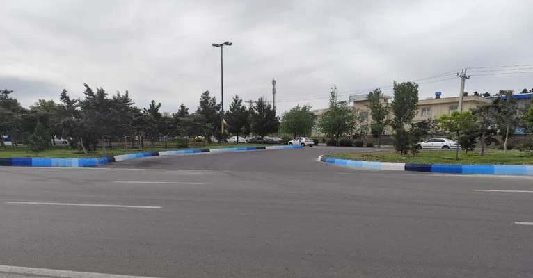 احداث ۳۰۰ متر دیوارسنگی برای ایمن سازی مسیر دسترسی به پارک یادگار امام(ره)