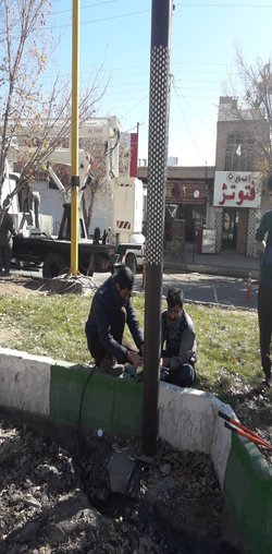 گزارش تصویری عملیات روشنایی رفوژ میانی بلوار سردارجنگل