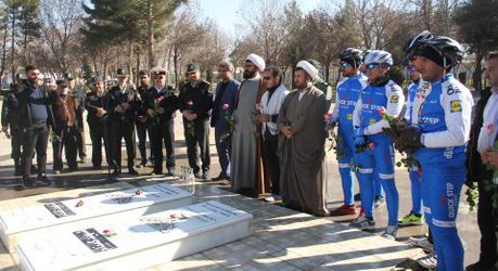 دوچرخه سواران طرح چهل بهار ناجا وارد چناران شدند