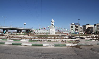 گزارش تصویری از فضاسازی محیطی به مناسبت ایام سوگواری شهادت حضرت فاطمه(س) و فرا رسیدن دهه مبارک فجر در سطح شهر تاکستان