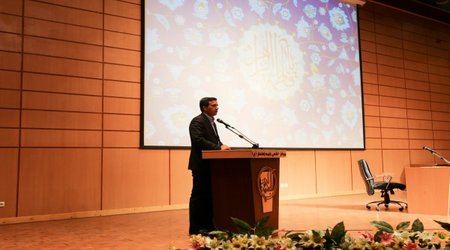 جلسه سخنرانی استاد شهاب مرادی با موضوع سبک زندگی ایرانی اسلامی