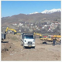 بازدید از روند بار برداری رانش زمین در بلوار ورودی شهر طالقان