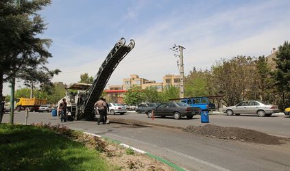 اجرای عملیات کاترزنی و آسفالت ریزی خیابان بهاران نو تا دیزل آباد با ۴۰۰ تن آسفالت