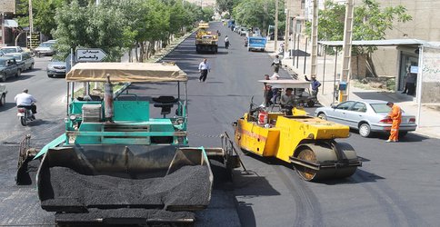 عملیات جهادی آسفالت ریزی در معابر سطح شهر به روایت تصویر