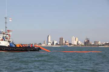 برگزاری رزمایش مقابله با آلودگی نفتی در بابلسر