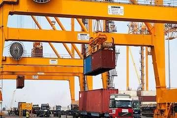 حجم صادرات در بندر شهید رجایی ۱۱ درصد افزایش داشت / بیش از ۲۷ میلیون تن کالا در چهار ماه جابهجا شد/صادرات فرآوردههای نفتی از بندر شهید رجایی ۱۱.۵ درصد افزایش یافت