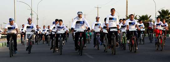 همایش دوچرخه‌سواری با شعار «مصرف بهینه آب» در قم برگزار شد