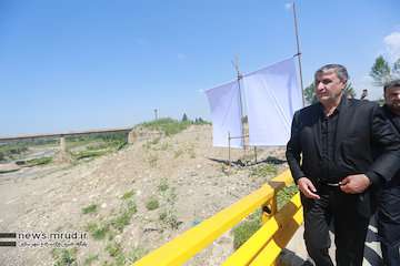 وزیر راه و شهرسازی از روند بهسازی محورهای سوسنگرد و بستان بازدید کرد