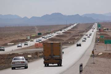 تردد بیش از ۸۰ میلیون خودرو در محورهای مواصلاتی استان سمنان