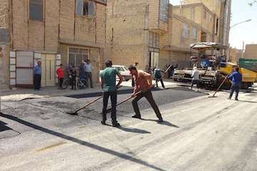 اجرای ۱۰۰۰ تن آسفالت برای توانمندسازی محله جوی‌آباد خمینی شهر