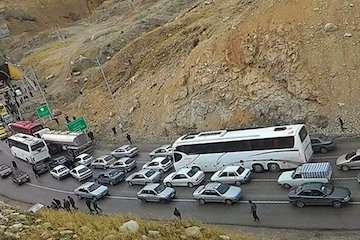 ترافیک سنگین در محورهای منتهی به مهران و شلمچه/ تردد پر حجم در مسیرهای منتهی به قصر شیرین و چذابه