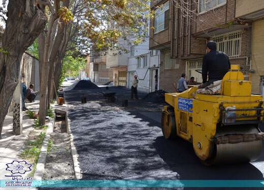 اجرای عملیات آسفالت ریزی خیابان جلالیه به میزان ۲۰۰ تن