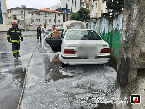 آتش سوزی خودروی پژو پارس در گلسار آتش نشانان را به محل حادثه کشاند/آتش نشانی رشت