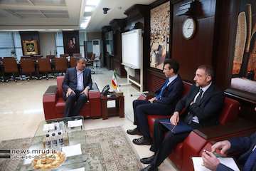 وزیر راه و شهرسازی با سفیر ایتالیا در ایران دیدار و گفت‌وگو کرد