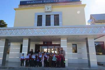 بازدید نو آموزان از ایستگاه راه آهن شاهرود