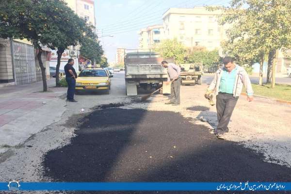 آسفالت و لکه گیری خیابان های سطح شهر در حال انجام است