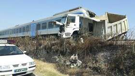 تصادف قطار تهران- رشت با کامیون و مرگ راننده