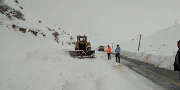 برف و باران در جاده‌های ۱۳ استان/ترافیک در کندوان و محدودیت ترافیکی در هراز