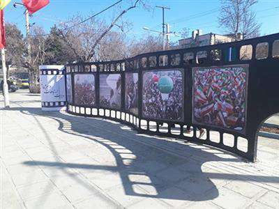 المان زیبای نگاتیو با طراحی و تصاویری جدید از ایام انقلاب در ابتدای خیابان بهار نصب شد.