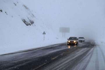بارش شدید برف در ۵ استان/ در ترددهای جاده‌ای از تجهیزات زمستانی استفاده کنید