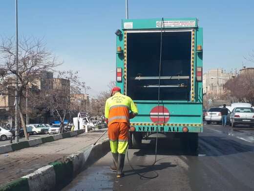 عملیات ضدعفونی معابر منطقه ۱۰ همچنان ادامه دارد
