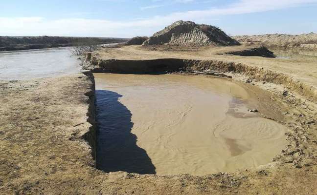 ترمیم دیواره کانال آب رسان اصلی تالاب بین المللی آلاگل