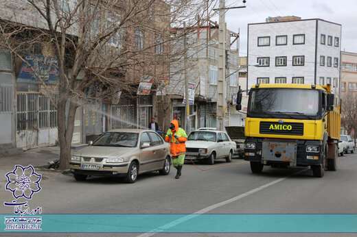 تداوم ضد عفونی معابر جنوب غرب تبریز در ایام نوروز