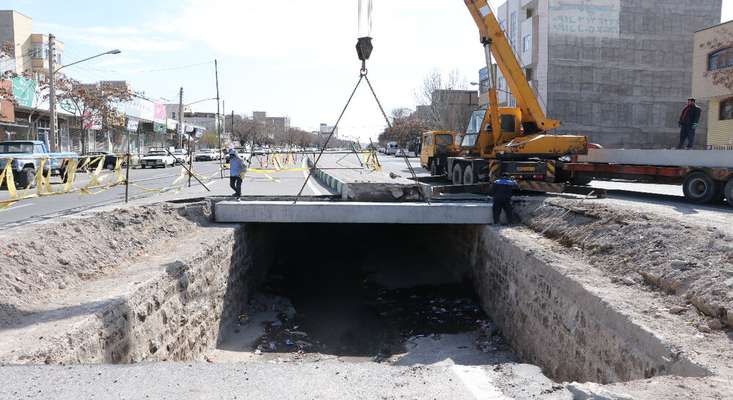 آغاز عملیات دال‌گذاری کانال ایلی‌سو در بلوار سپهبد شهید سلیمانی/ مرمت ۵۵۰ متر از کانال در سال جاری