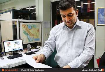 بارش باران و تگرگ امروز در برخی استان‌های نیمه‌شمالی و غربی/ نوار شمالی از فردا تا پنجشنبه ۶ تا ۱۲ درجه سرد می‌شود/ کاهش محسوس دما در تهران