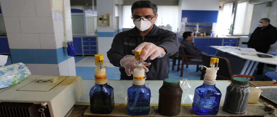 آماده سازی محلول ضدعفونی کننده آب ژاول و آب اکسیژنه در نیروگاه حرارتی تبریز