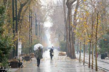 هوای تهران بارانی و سرد می‌شود