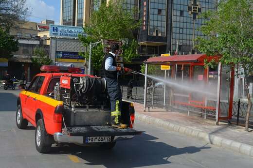 ضد عفونی  ایستگاه های اتوبوس شهری توسط سازمان آتش نشانی تبریز