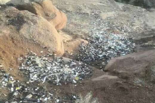 جمع آوری داروهای رها شده در جاده باباباغی/ عادی سازی پسماندهای بیمارستانی بر عهده تولیدکننده است