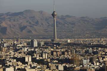 پیش‌بینی هوای ابری و ورزش باد برای تهران