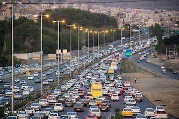 بشنوید| ترافیک سنگین در محور تهران-کرج-قزوین/ترافیک نیمه‌سنگین در محورهای فیروزکوه، قزوین-کرج-تهران