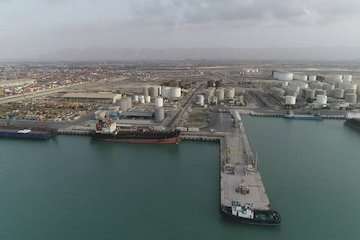 پهلوگیری ۴۹۸ فروند کشتی حامل فرآورده‌های نفتی در بندر خلیج فارس/ رشد ۶ درصدی صادرات مواد نفتی نسبت‌‌به مدت مشابه سال گذشته/ افزایش ۳۰درصدی صادرات از بندر خلیج فارس  با بهره‌‌برداری از  ۳ پست اسکله نفتی