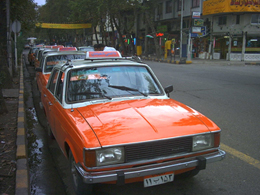 تاکسی‌های نارنجی مجاز به مسافرکشی در داخل شهر نیستند