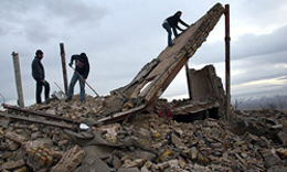 ردپای زمین‌خواران در حاشیه شهر بیرجند نمایان شد