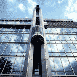 ارائه پایان کار به ساختمانهای دارای آسانسور استاندارد
