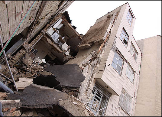 ترک خوردگی سازه های مسکونی در زلزله بجنورد