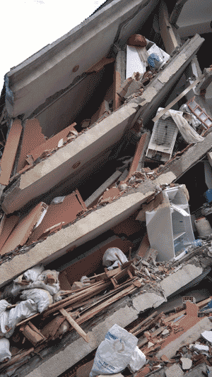 رسانه ها اخبار عمرانی مناطق زلزله زده را پوشش دهند