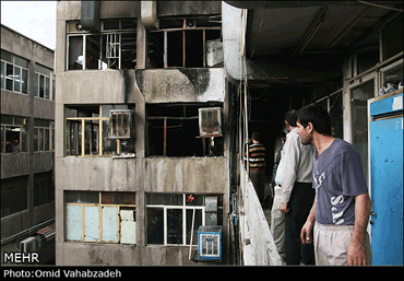 گزارش تصویری/ آتش‌سوزی پاساژی در خیابان باغ سپهسالار