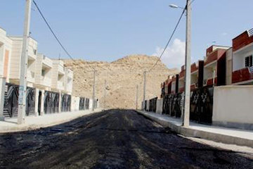 آغاز عملیات آسفالت خیابان‌های مسکن مهر شهر لار در لارستان