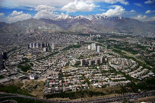 ساخت مسکن در اطراف تهران به جای انتقال پایتخت