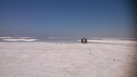 کف دریاچه ارومیه بالا نیامده است