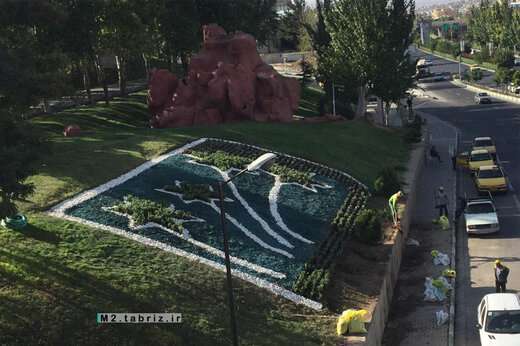 ستاره‌های دنباله‌دار در فرش گل پائیزه