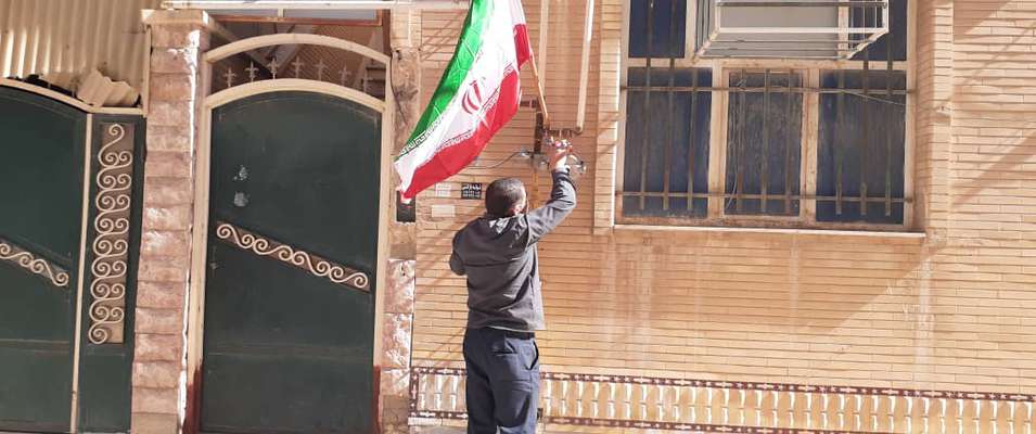 پویش هر خانه ، یک پرچم ایران توسط شهرداری خرمشهر با نصب هزار پرچم راه اندازی شد