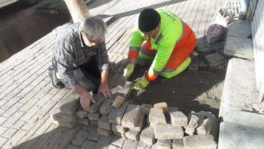 ساماندهی و اصلاح سنگ فرش مسیر آخر خیابان عباسی