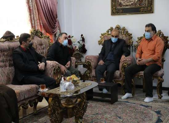سرپرست شهرداری ساری با خانواده شهید نوروزی دیدار کرد